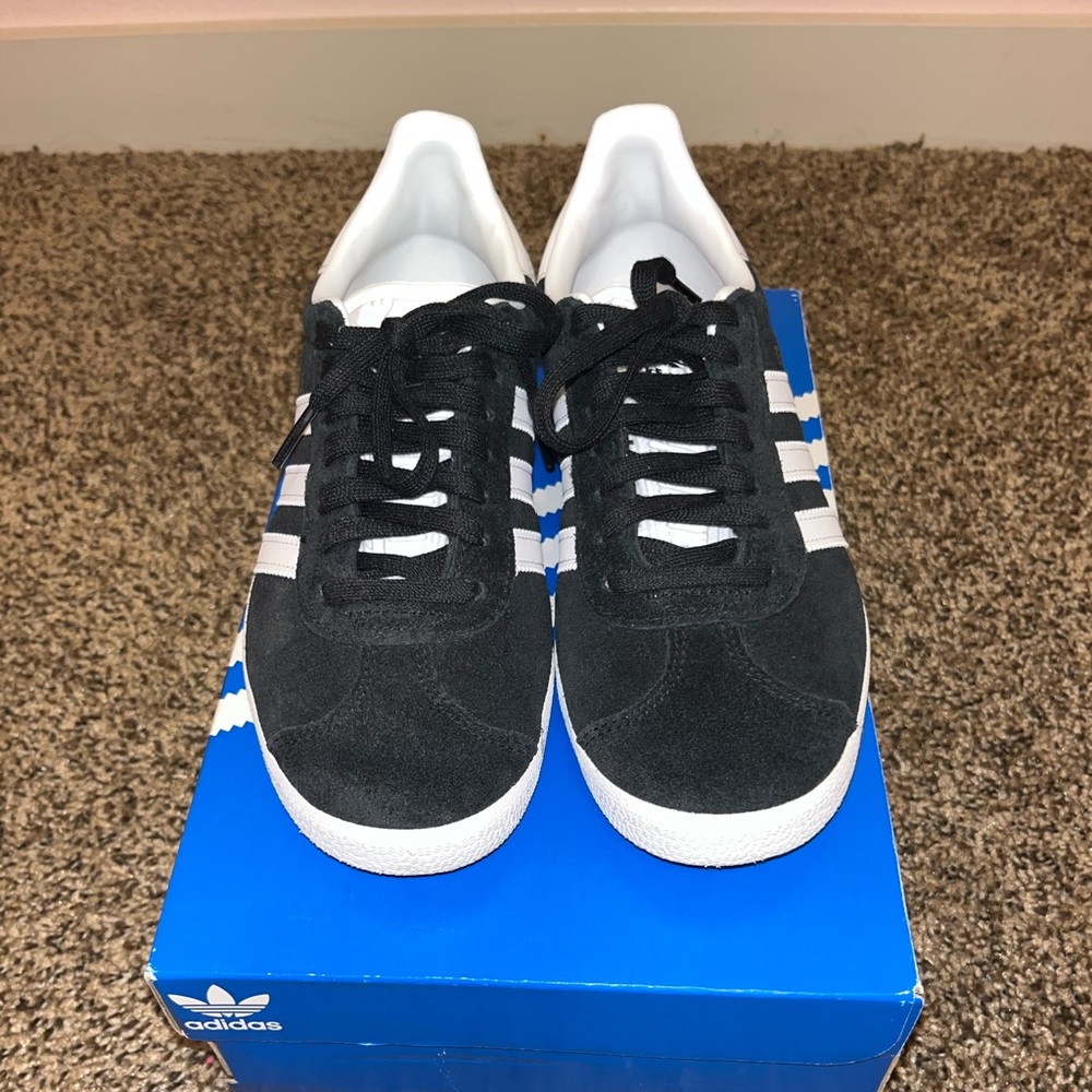 Black and White Adidas Gazelle - Picture 3 of 6